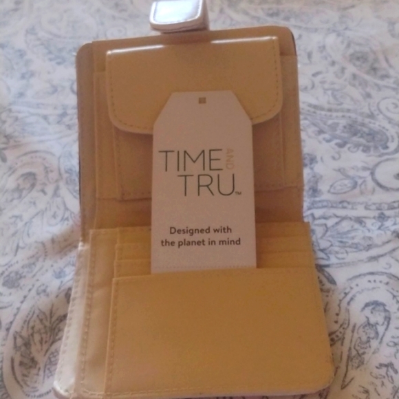 Lovely wallet. - Picture 3 of 5